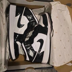 Nike Black and White Women's Sneakers